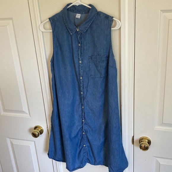 Old Navy Denim Dress - Picture 3 of 4